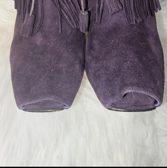 Manolo Blahnik Nabuoppla Fringe Ankle Boot in Plum Purple Size 40.½ - Picture 6 of 12